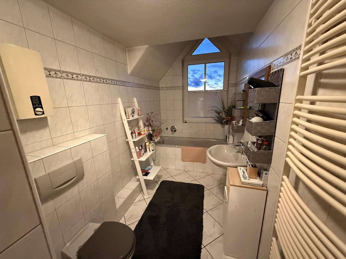 Prodej bytu 4+1 98 m², Solingen, Severní Porýní-Vestfálsko Prodej bytu 4+1 98 m², Solingen, Severní Porýní-Vestfálsko