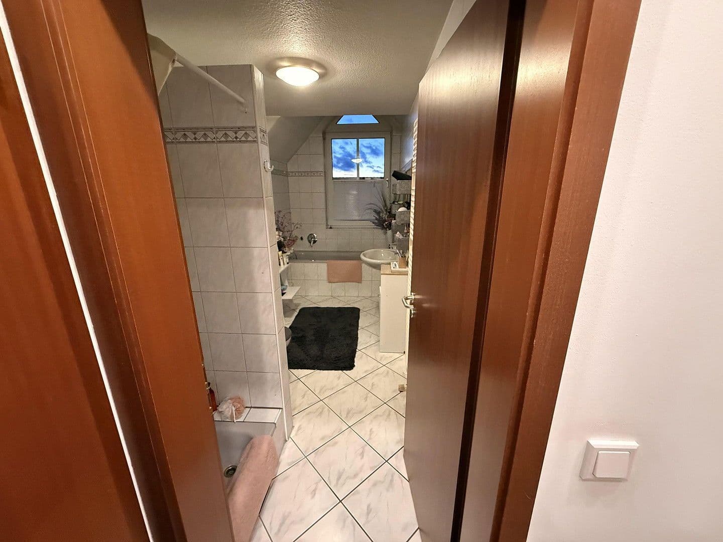 Prodej bytu 4+1 98 m², Solingen, Severní Porýní-Vestfálsko Prodej bytu 4+1 98 m², Solingen, Severní Porýní-Vestfálsko