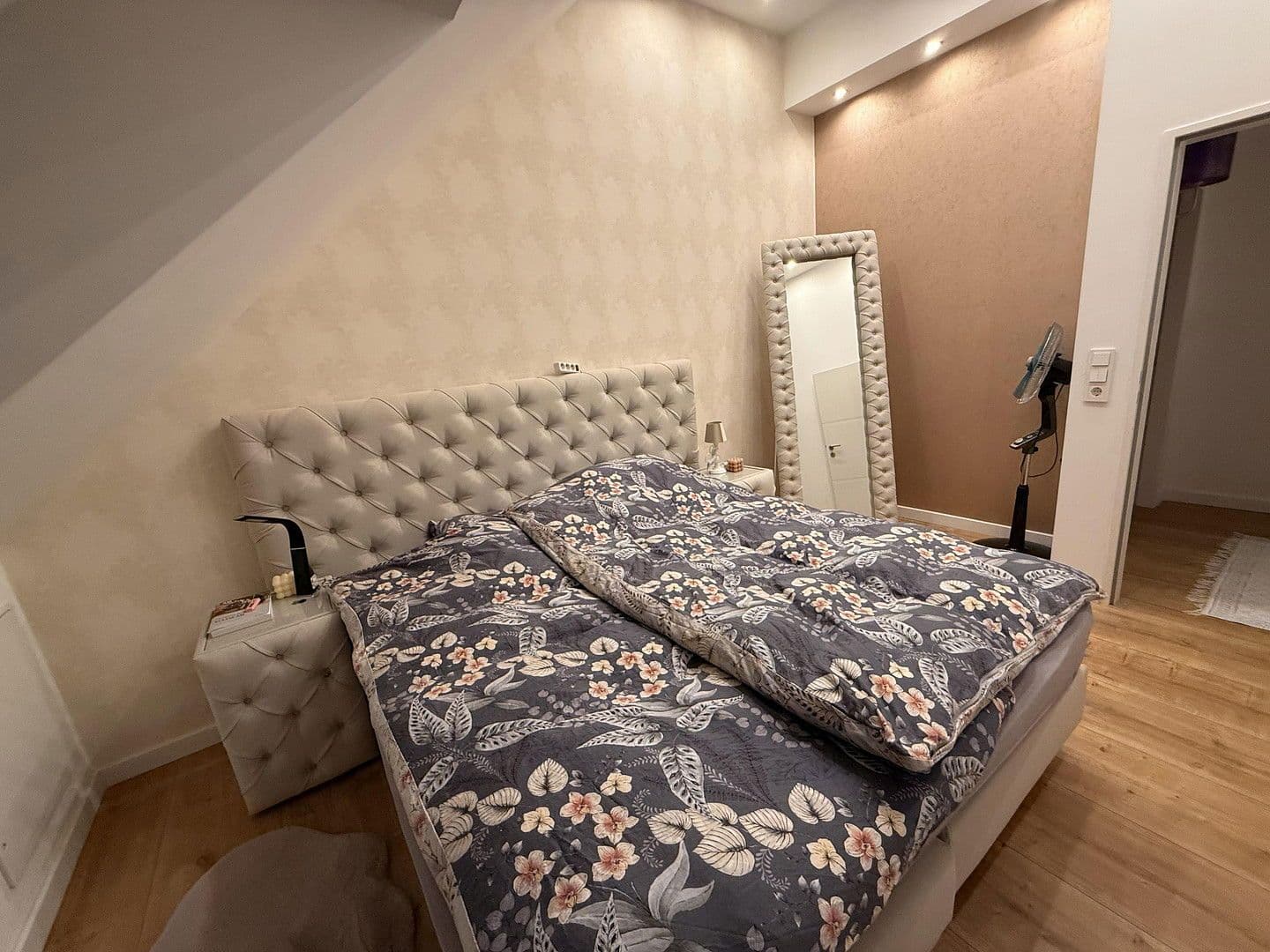 Prodej bytu 4+1 98 m², Solingen, Severní Porýní-Vestfálsko Prodej bytu 4+1 98 m², Solingen, Severní Porýní-Vestfálsko