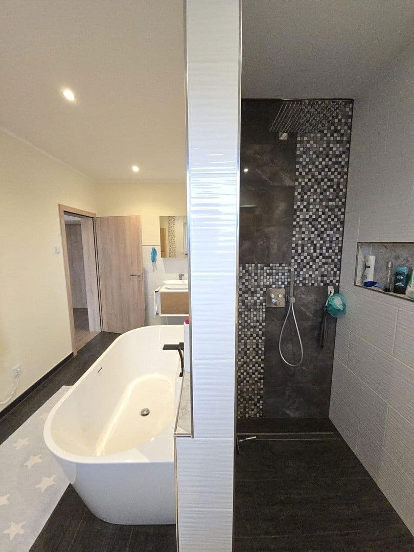 Prodej domu 172 m², pozemek 701 m², Scheinfeld, Bavorsko Prodej domu 172 m², pozemek 701 m², Scheinfeld, Bavorsko