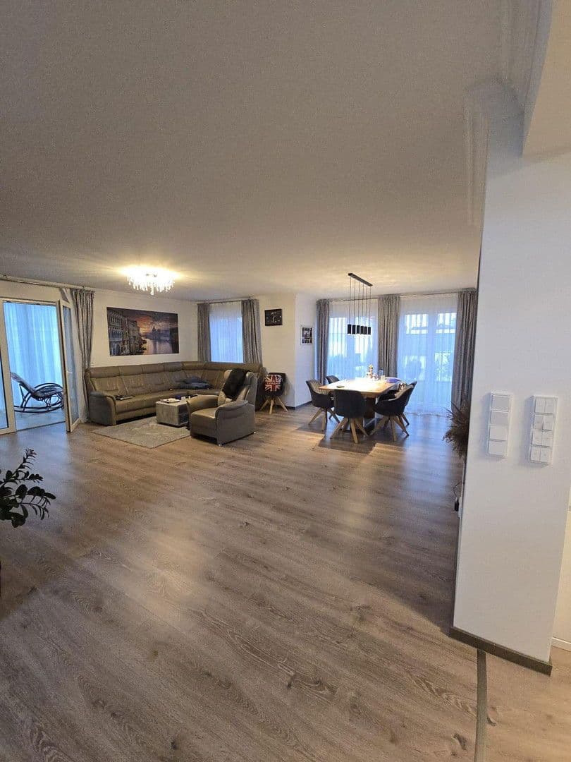 Prodej domu 172 m², pozemek 701 m², Scheinfeld, Bavorsko Prodej domu 172 m², pozemek 701 m², Scheinfeld, Bavorsko