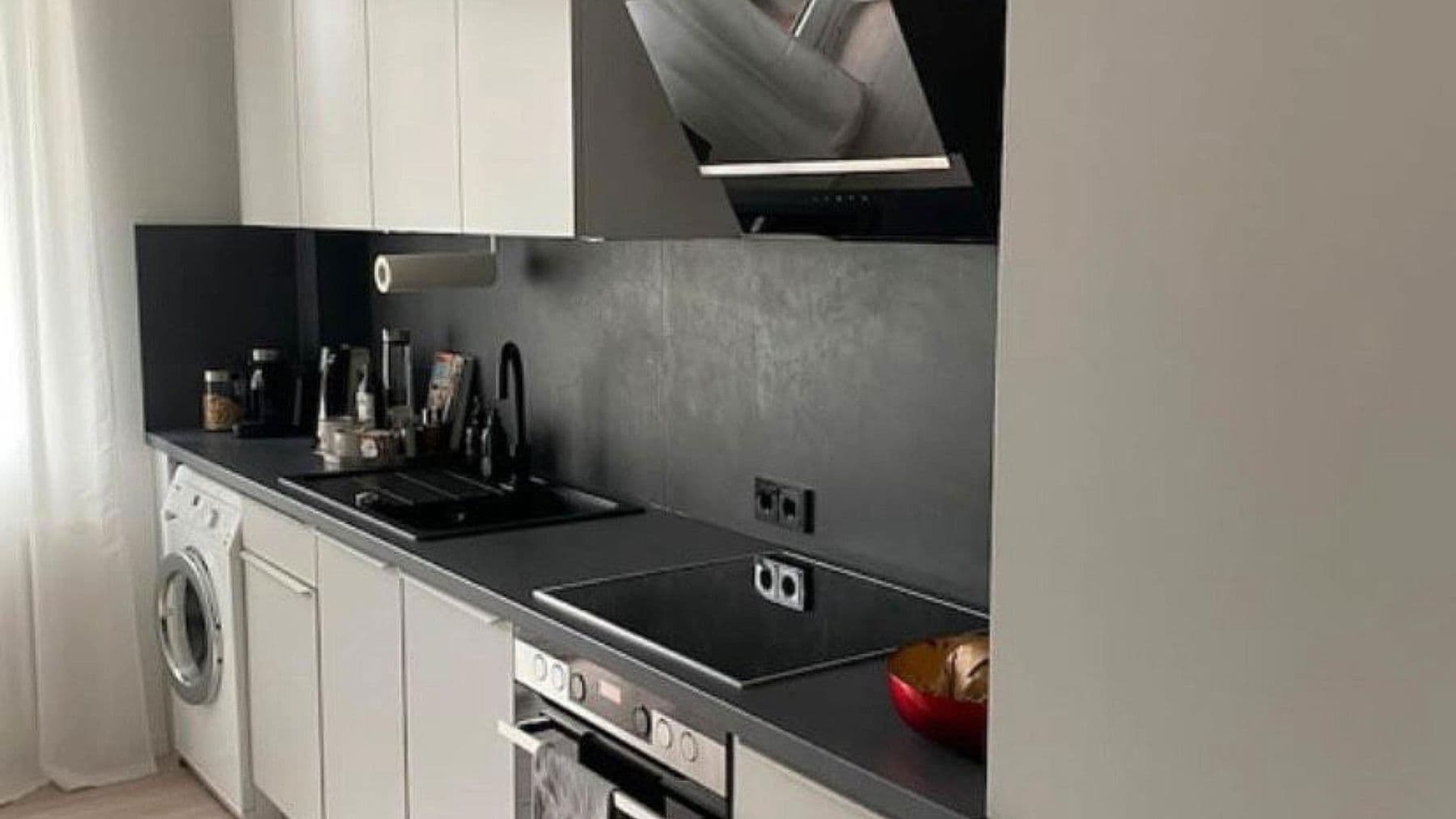 Pronájem bytu 2+1 58 m², Düsseldorf, Severní Porýní-Vestfálsko Pronájem bytu 2+1 58 m², Düsseldorf, Severní Porýní-Vestfálsko