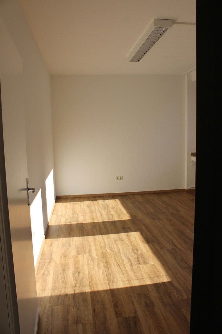 Pronájem kanceláře 140 m², Am Buchenbaum 21, Duisburg, Severní Porýní-Vestfálsko Pronájem kanceláře 140 m², Am Buchenbaum 21, Duisburg, Severní Porýní-Vestfálsko