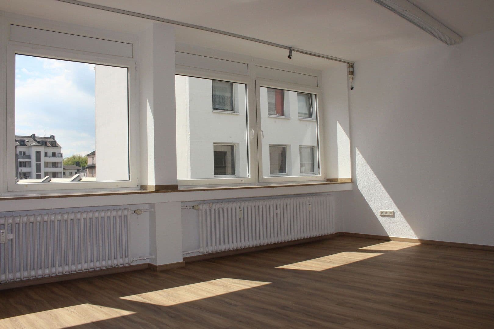 Pronájem kanceláře 140 m², Am Buchenbaum 21, Duisburg, Severní Porýní-Vestfálsko Pronájem kanceláře 140 m², Am Buchenbaum 21, Duisburg, Severní Porýní-Vestfálsko