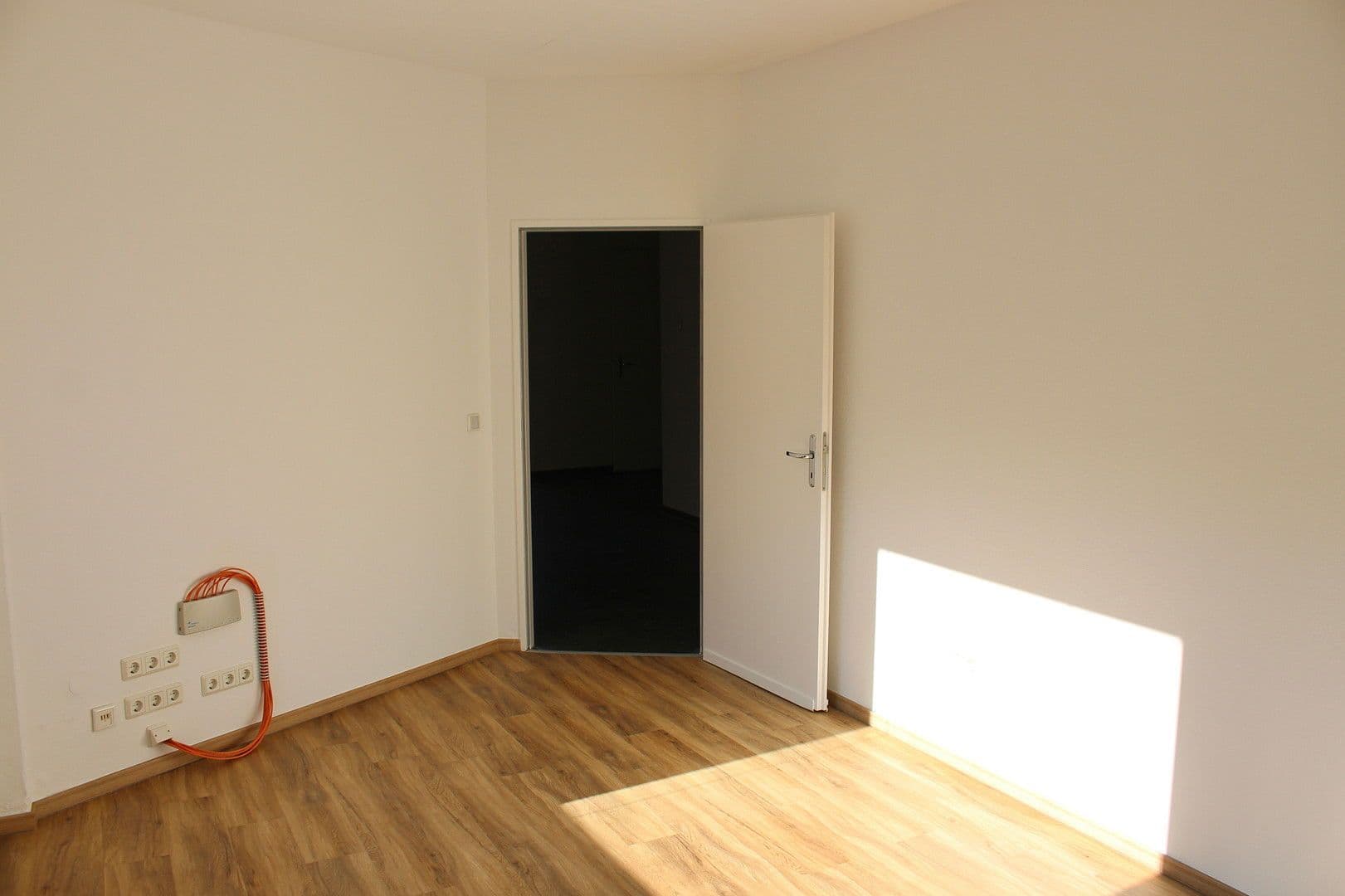 Pronájem kanceláře 140 m², Am Buchenbaum 21, Duisburg, Severní Porýní-Vestfálsko Pronájem kanceláře 140 m², Am Buchenbaum 21, Duisburg, Severní Porýní-Vestfálsko