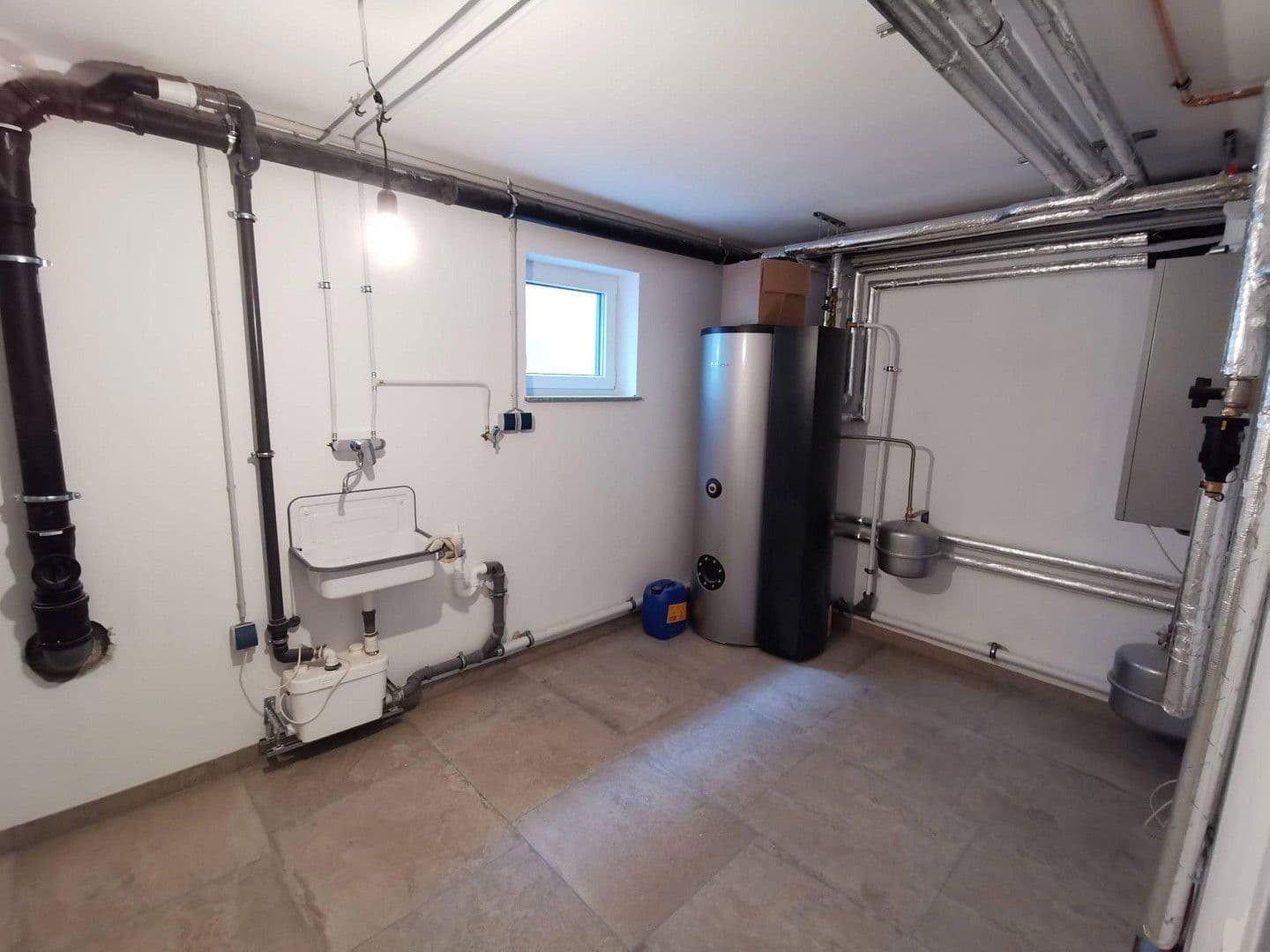 Pronájem domu 124 m², pozemek 122 m², Friedlandstraße 4, Rodgau, Hessen Pronájem domu 124 m², pozemek 122 m², Friedlandstraße 4, Rodgau, Hessen