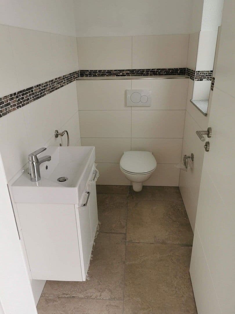 Pronájem domu 124 m², pozemek 122 m², Friedlandstraße 4, Rodgau, Hessen Pronájem domu 124 m², pozemek 122 m², Friedlandstraße 4, Rodgau, Hessen