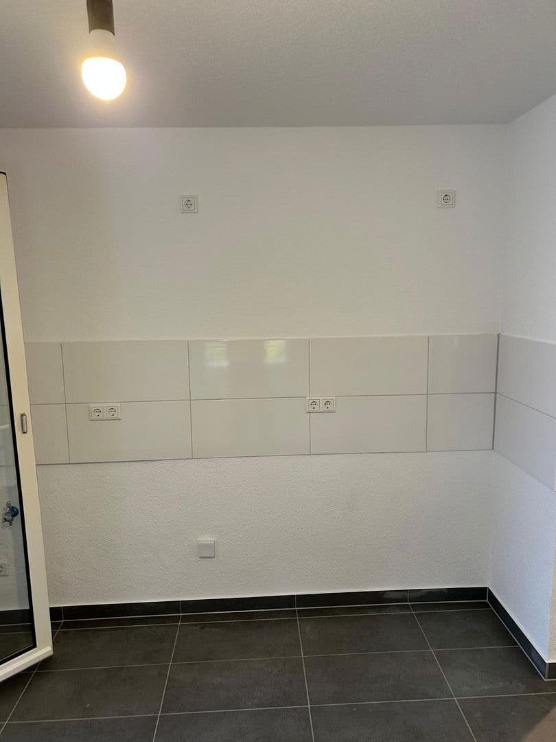 Pronájem bytu 3+1 110 m², Friedrich-Ebert-Strasse 41, Weiterstadt, Hessen Pronájem bytu 3+1 110 m², Friedrich-Ebert-Strasse 41, Weiterstadt, Hessen