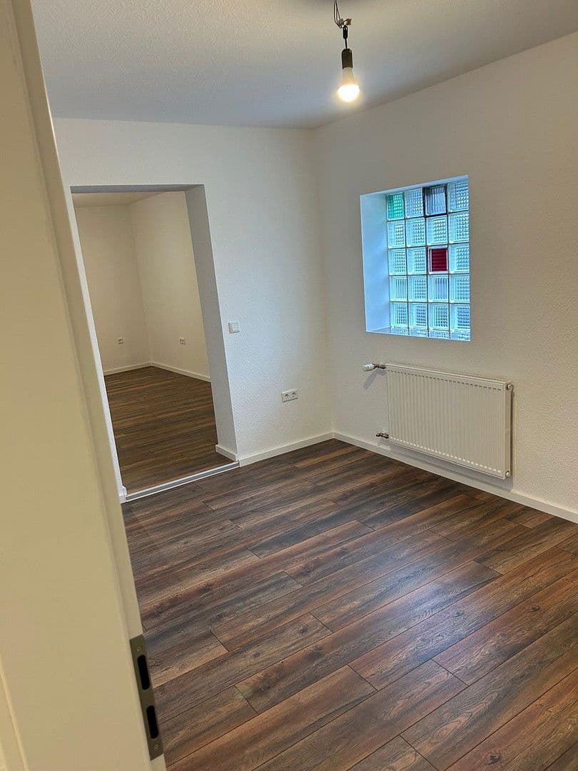 Pronájem bytu 3+1 110 m², Friedrich-Ebert-Strasse 41, Weiterstadt, Hessen Pronájem bytu 3+1 110 m², Friedrich-Ebert-Strasse 41, Weiterstadt, Hessen