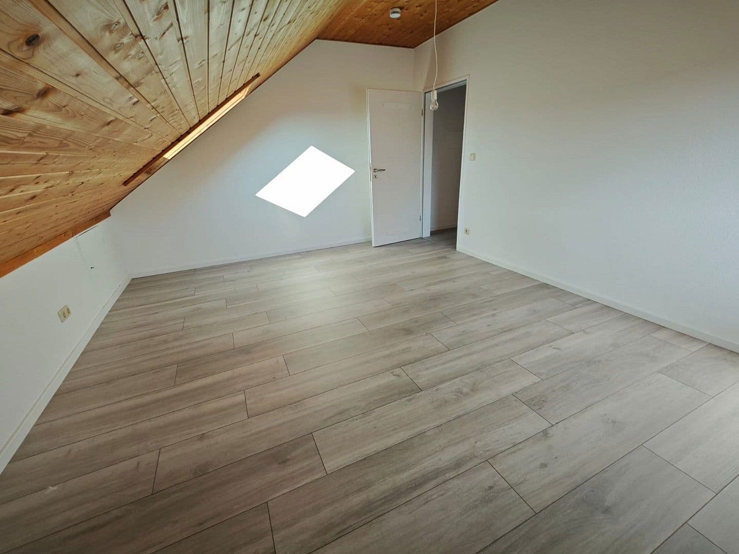 Pronájem bytu 3+1 77 m², Hubertusweg 3, Paderborn, Severní Porýní-Vestfálsko Pronájem bytu 3+1 77 m², Hubertusweg 3, Paderborn, Severní Porýní-Vestfálsko