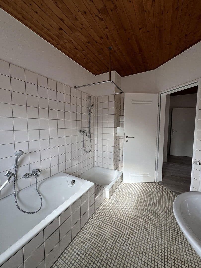 Pronájem bytu 3+1 77 m², Hubertusweg 3, Paderborn, Severní Porýní-Vestfálsko Pronájem bytu 3+1 77 m², Hubertusweg 3, Paderborn, Severní Porýní-Vestfálsko