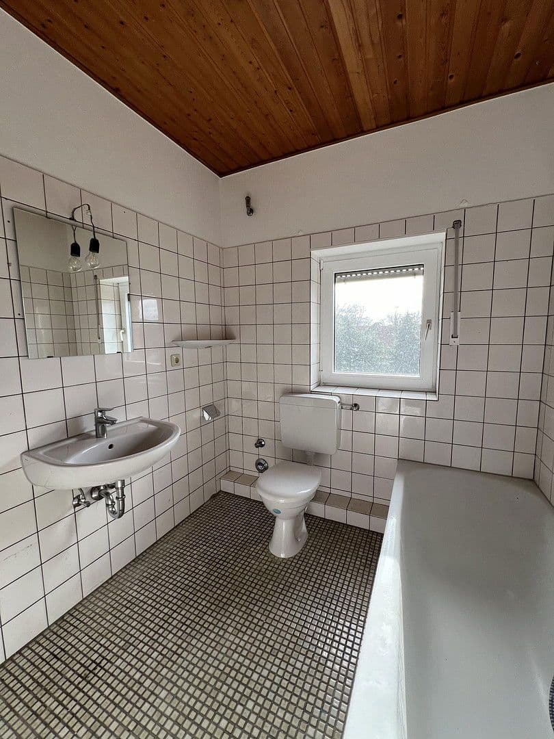 Pronájem bytu 3+1 77 m², Hubertusweg 3, Paderborn, Severní Porýní-Vestfálsko Pronájem bytu 3+1 77 m², Hubertusweg 3, Paderborn, Severní Porýní-Vestfálsko