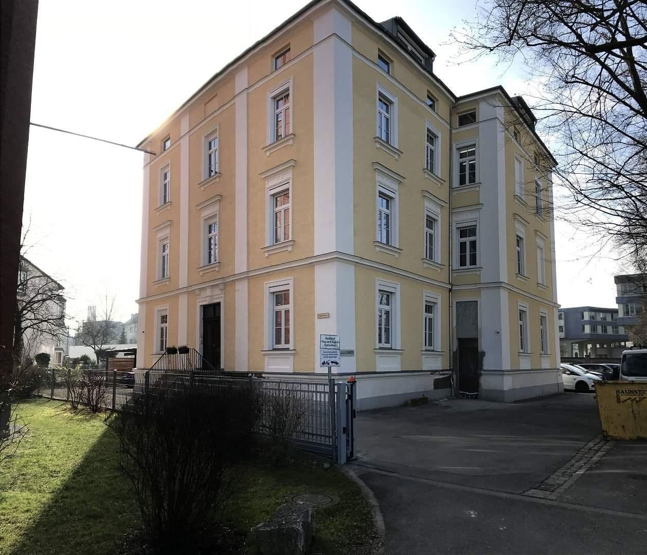 Pronájem bytu 3+1 100 m², Döllgaststraße 6, Augsburg, Bavorsko Pronájem bytu 3+1 100 m², Döllgaststraße 6, Augsburg, Bavorsko