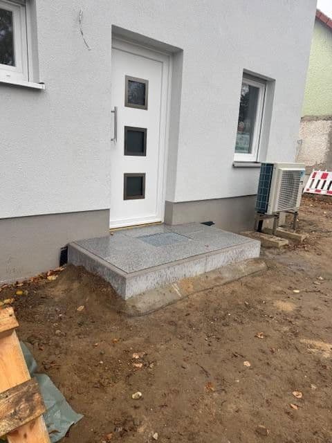 Pronájem domu 137 m², pozemek 300 m², Tiniusstr. 35, Berlin, Berlín Pronájem domu 137 m², pozemek 300 m², Tiniusstr. 35, Berlin, Berlín