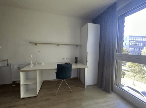 Pronájem bytu 1+1 34 m², Stuttgart Zuffenhausen, Bádensko-Württembersko Pronájem bytu 1+1 34 m², Stuttgart Zuffenhausen, Bádensko-Württembersko