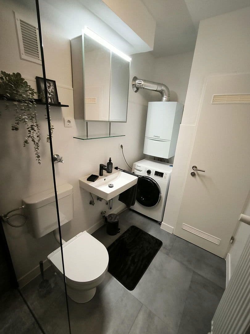 Pronájem bytu 1+1 44 m², Hubertusweg 13, Neuss, Severní Porýní-Vestfálsko Pronájem bytu 1+1 44 m², Hubertusweg 13, Neuss, Severní Porýní-Vestfálsko