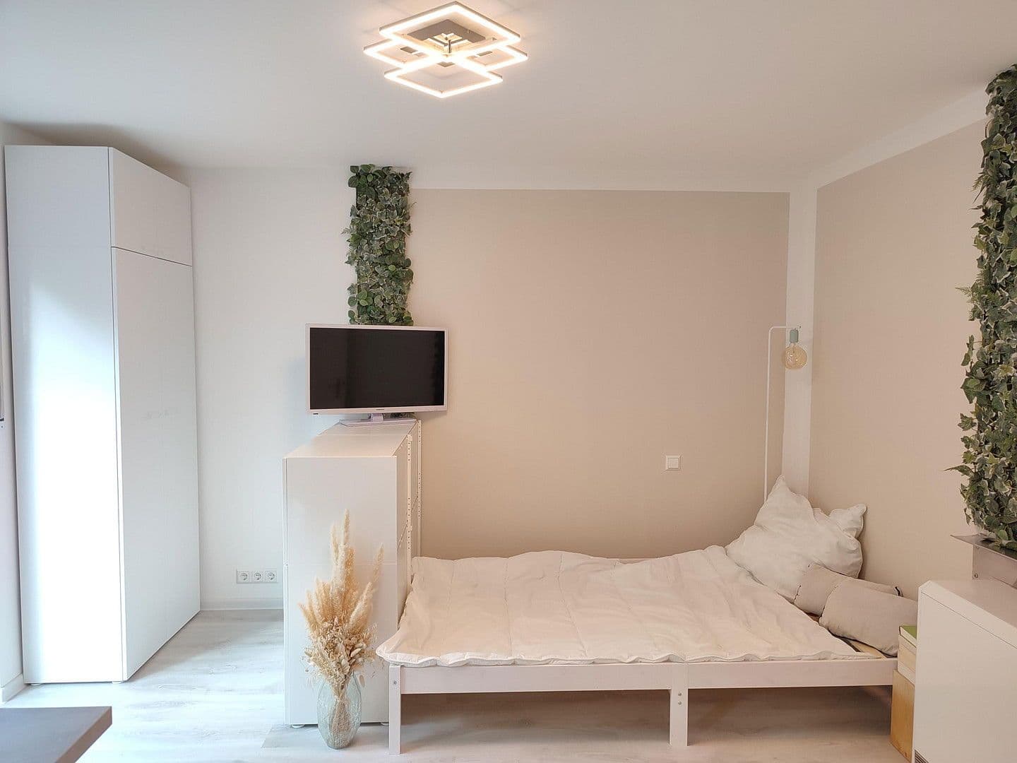 Pronájem bytu 1+1 30 m², Mainstraße 47, Stuttgart, Bádensko-Württembersko Pronájem bytu 1+1 30 m², Mainstraße 47, Stuttgart, Bádensko-Württembersko