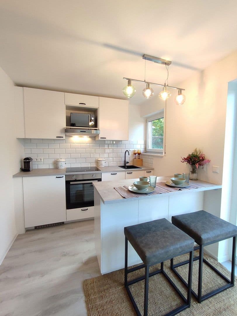 Pronájem bytu 1+1 30 m², Mainstraße 47, Stuttgart, Bádensko-Württembersko Pronájem bytu 1+1 30 m², Mainstraße 47, Stuttgart, Bádensko-Württembersko