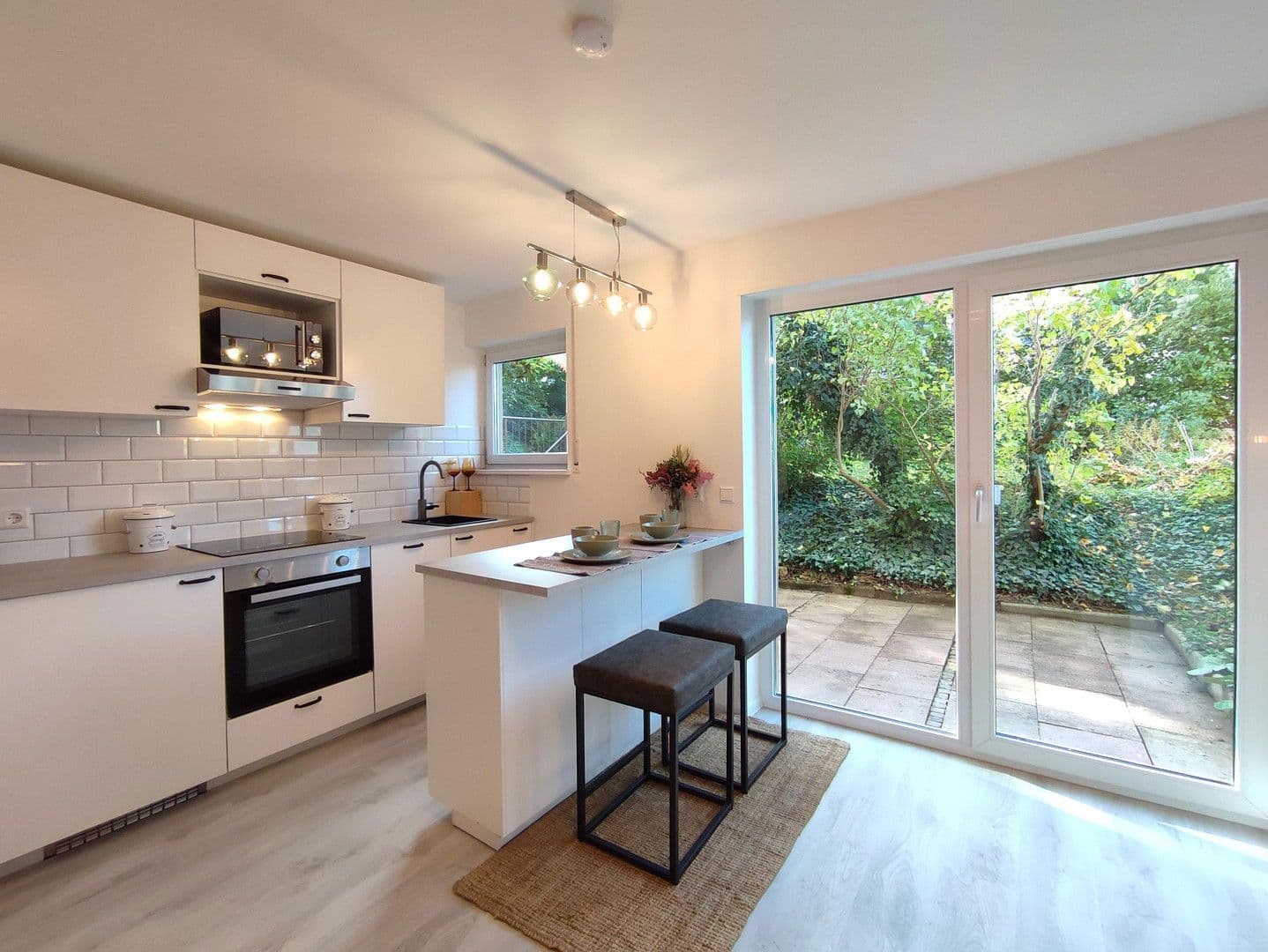 Pronájem bytu 1+1 30 m², Mainstraße 47, Stuttgart, Bádensko-Württembersko Pronájem bytu 1+1 30 m², Mainstraße 47, Stuttgart, Bádensko-Württembersko