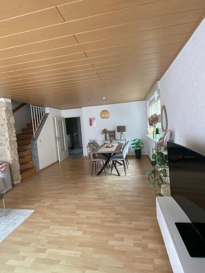 Prodej domu 120 m², pozemek 246 m², Hochheim, Hessen Prodej domu 120 m², pozemek 246 m², Hochheim, Hessen