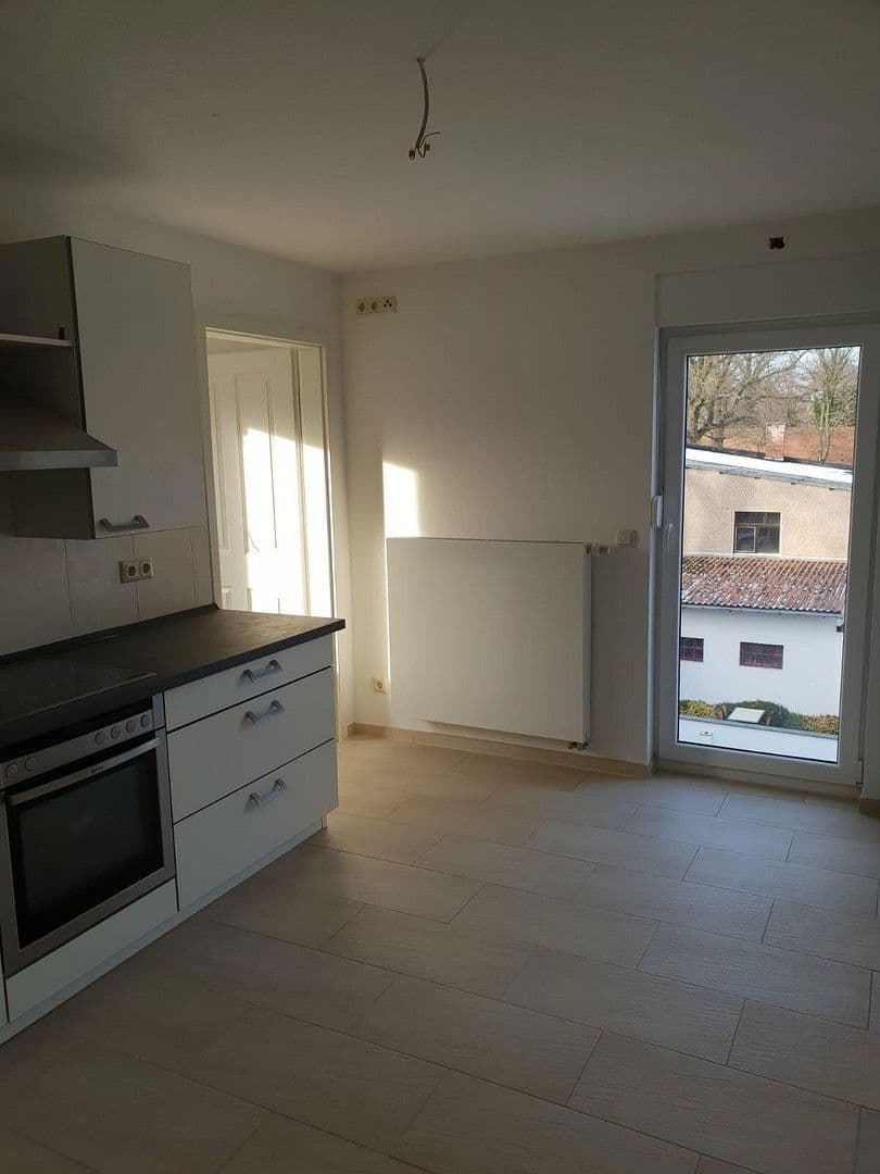 Pronájem bytu 3+1 81 m², Altes Dorf 20, Stendal, Sasko-Anhaltsko Pronájem bytu 3+1 81 m², Altes Dorf 20, Stendal, Sasko-Anhaltsko