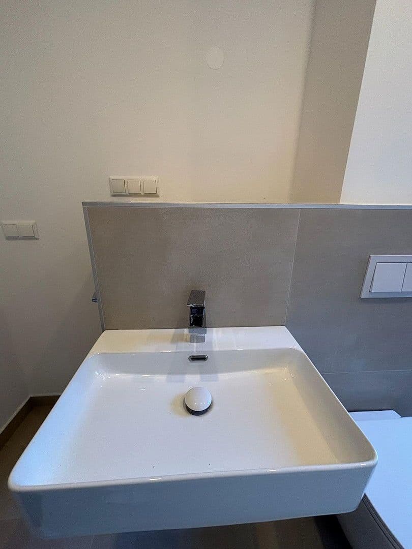 Pronájem bytu 2+1 34 m², Henckellweg 2, Hannover, Dolní Sasko Pronájem bytu 2+1 34 m², Henckellweg 2, Hannover, Dolní Sasko