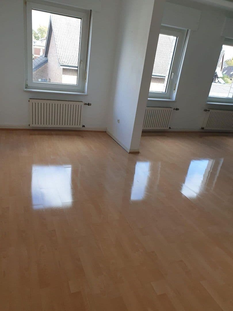 Pronájem bytu 3+1 65 m², Düsseldorfer Straße 240, Moers, Severní Porýní-Vestfálsko Pronájem bytu 3+1 65 m², Düsseldorfer Straße 240, Moers, Severní Porýní-Vestfálsko