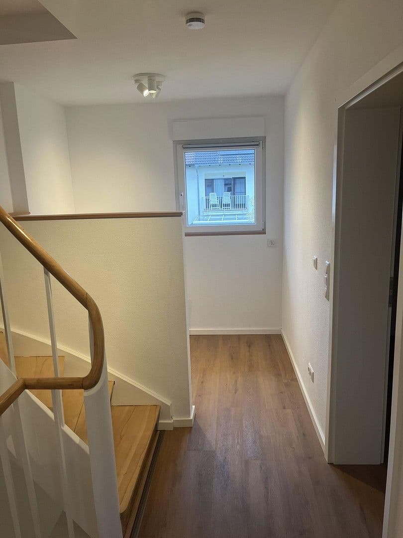 Prodej domu 145 m², pozemek 210 m², Frankfurt am Main, Hessen Prodej domu 145 m², pozemek 210 m², Frankfurt am Main, Hessen