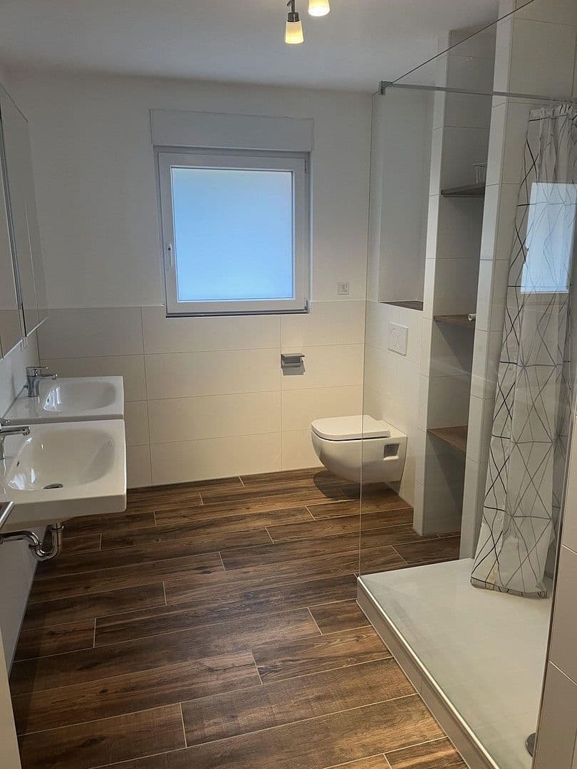 Prodej domu 145 m², pozemek 210 m², Frankfurt am Main, Hessen Prodej domu 145 m², pozemek 210 m², Frankfurt am Main, Hessen