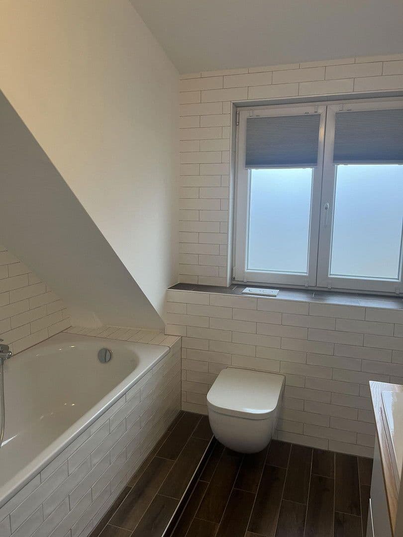 Prodej domu 145 m², pozemek 210 m², Frankfurt am Main, Hessen Prodej domu 145 m², pozemek 210 m², Frankfurt am Main, Hessen