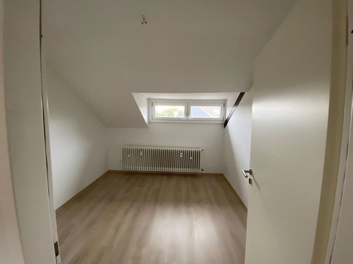 Pronájem bytu 3+1 90 m², Jägerstr. 65, Duisburg, Severní Porýní-Vestfálsko Pronájem bytu 3+1 90 m², Jägerstr. 65, Duisburg, Severní Porýní-Vestfálsko
