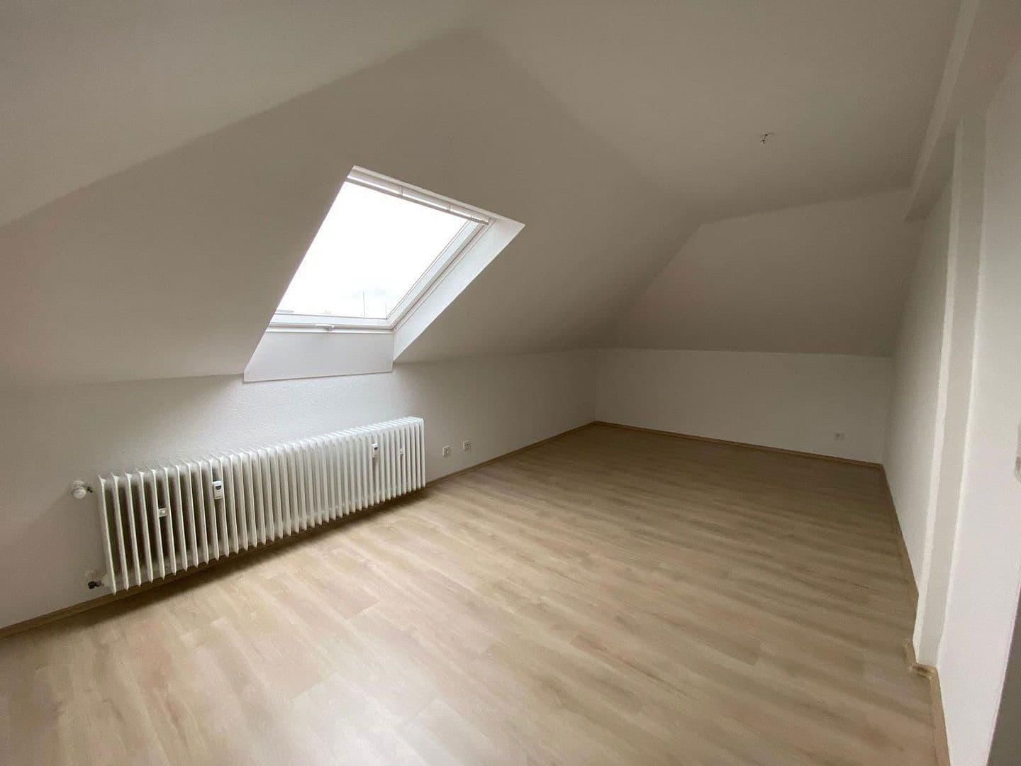 Pronájem bytu 3+1 90 m², Jägerstr. 65, Duisburg, Severní Porýní-Vestfálsko Pronájem bytu 3+1 90 m², Jägerstr. 65, Duisburg, Severní Porýní-Vestfálsko