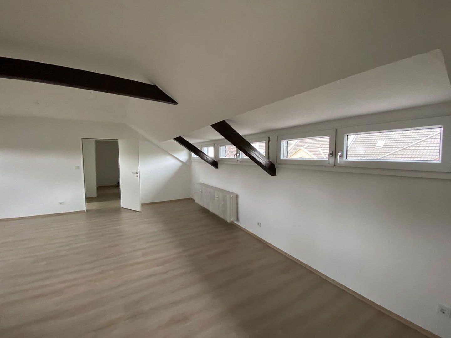 Pronájem bytu 3+1 90 m², Jägerstr. 65, Duisburg, Severní Porýní-Vestfálsko Pronájem bytu 3+1 90 m², Jägerstr. 65, Duisburg, Severní Porýní-Vestfálsko