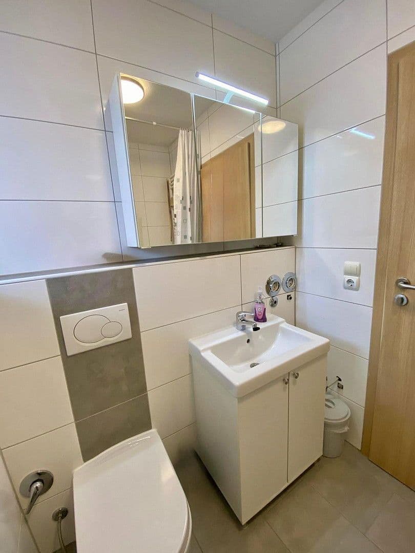 Pronájem bytu 4+1 80 m², Abstatter Straße 36, Untergruppenbach, Bádensko-Württembersko Pronájem bytu 4+1 80 m², Abstatter Straße 36, Untergruppenbach, Bádensko-Württembersko