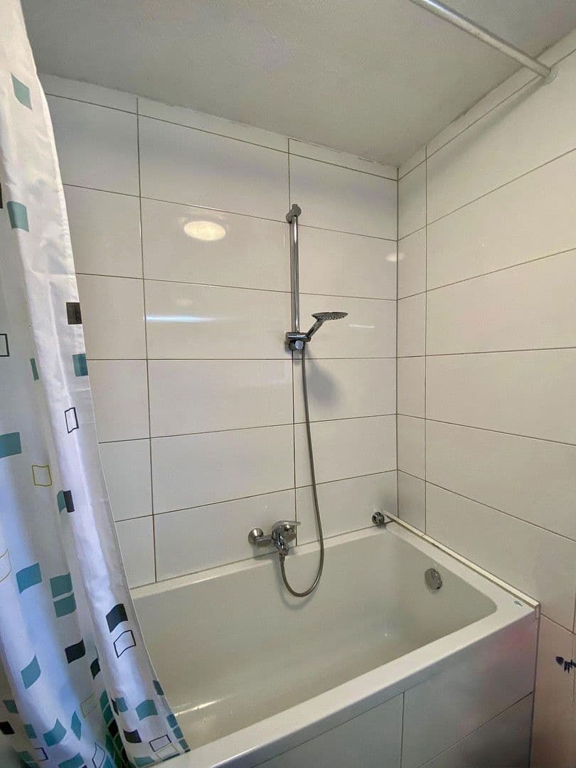 Pronájem bytu 4+1 80 m², Abstatter Straße 36, Untergruppenbach, Bádensko-Württembersko Pronájem bytu 4+1 80 m², Abstatter Straße 36, Untergruppenbach, Bádensko-Württembersko