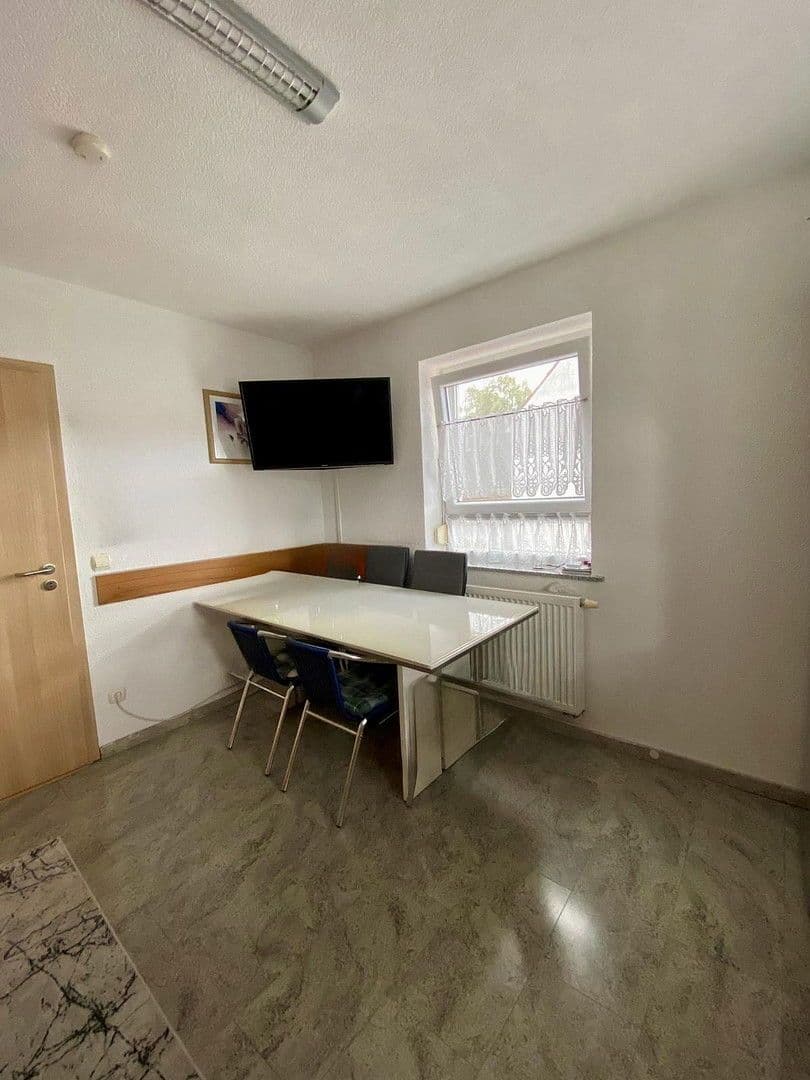 Pronájem bytu 4+1 80 m², Abstatter Straße 36, Untergruppenbach, Bádensko-Württembersko Pronájem bytu 4+1 80 m², Abstatter Straße 36, Untergruppenbach, Bádensko-Württembersko