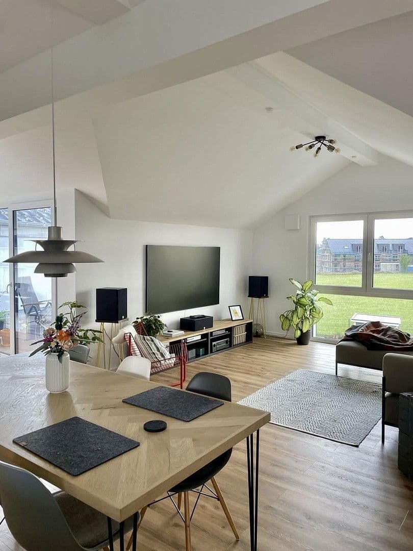 Pronájem bytu 3+1 134 m², Neunkirchen-Seelscheid, Severní Porýní-Vestfálsko Pronájem bytu 3+1 134 m², Neunkirchen-Seelscheid, Severní Porýní-Vestfálsko