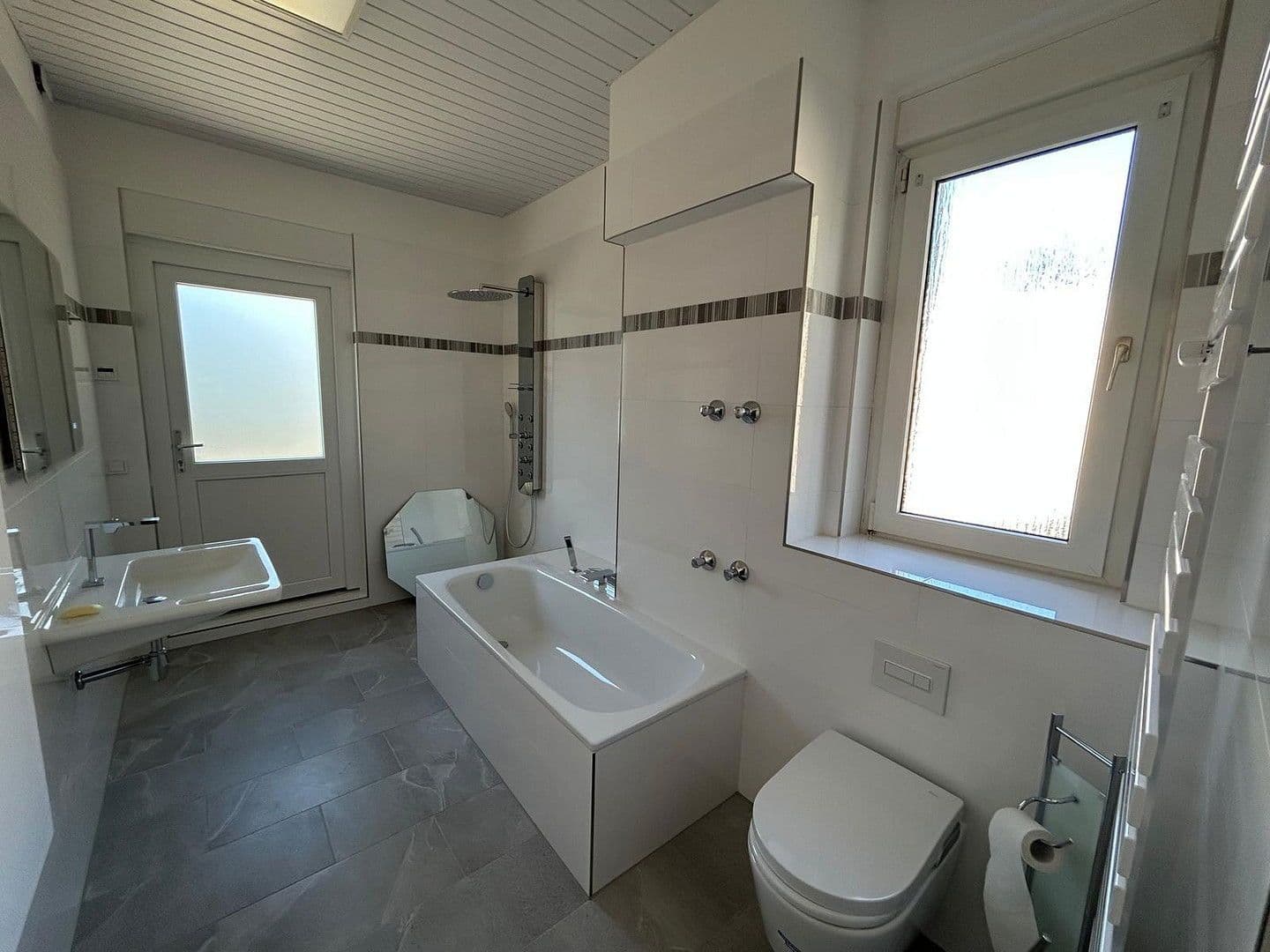 Pronájem bytu 3+1 100 m², Berlin, Berlín Pronájem bytu 3+1 100 m², Berlin, Berlín