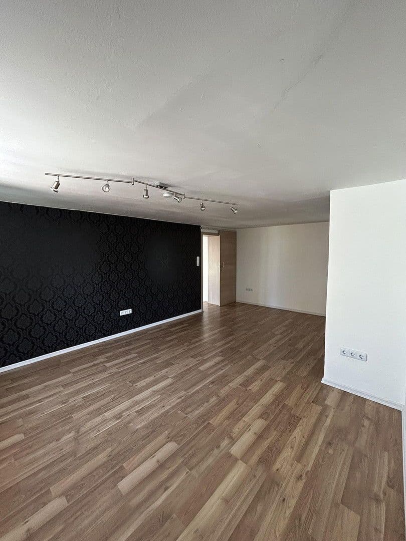 Prodej domu 85 m², pozemek 450 m², Buchen (Odenwald), Bádensko-Württembersko Prodej domu 85 m², pozemek 450 m², Buchen (Odenwald), Bádensko-Württembersko