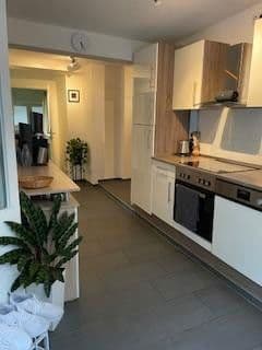 Pronájem bytu 3+1 80 m², Esslingen am Neckar, Bádensko-Württembersko Pronájem bytu 3+1 80 m², Esslingen am Neckar, Bádensko-Württembersko