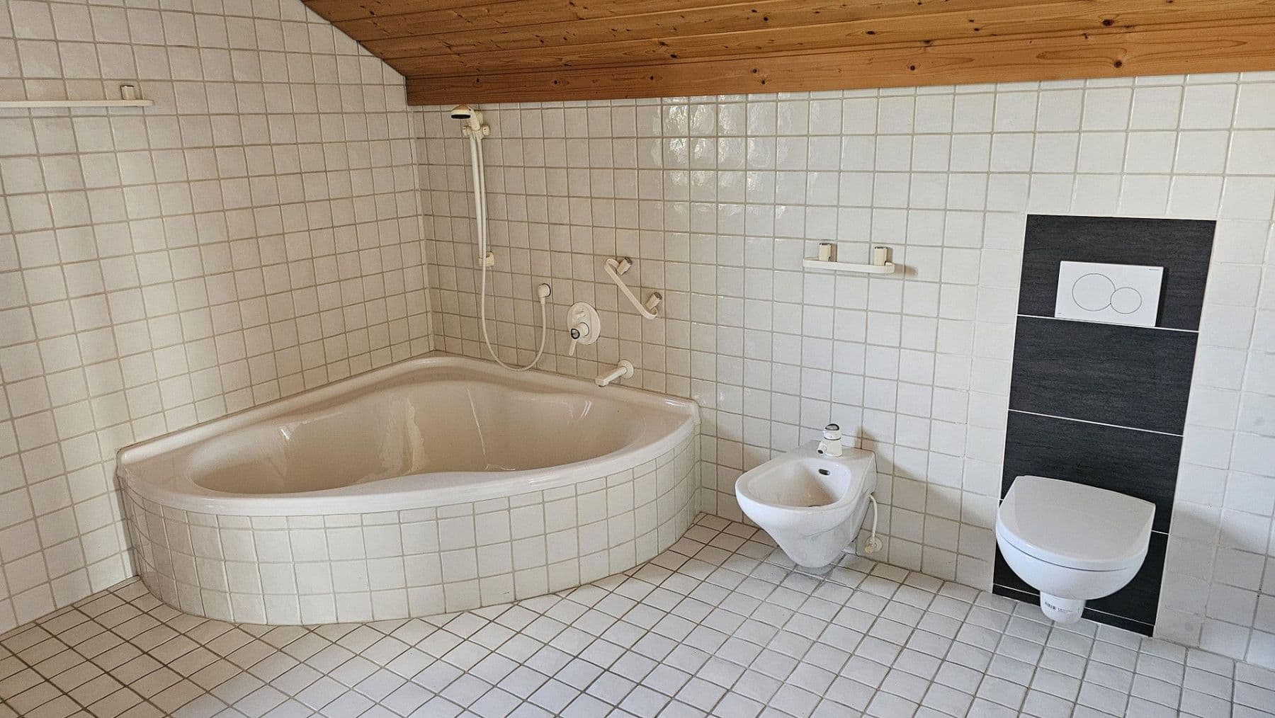 Prodej domu 217 m², pozemek 1.609 m², Gangkofen, Bavorsko Prodej domu 217 m², pozemek 1.609 m², Gangkofen, Bavorsko