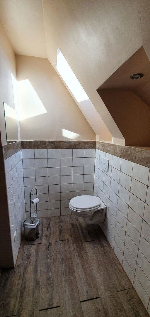 Prodej domu 220 m², pozemek 821 m², Reutlingen, Bádensko-Württembersko Prodej domu 220 m², pozemek 821 m², Reutlingen, Bádensko-Württembersko