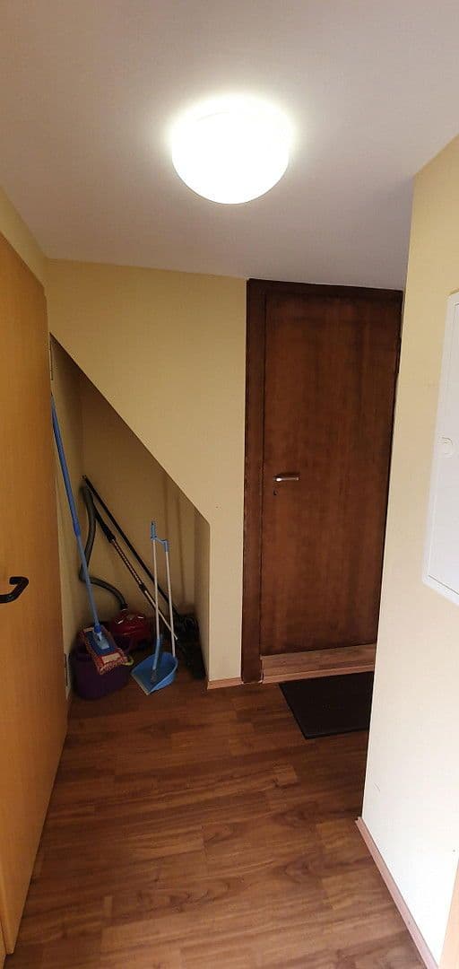 Prodej domu 220 m², pozemek 821 m², Reutlingen, Bádensko-Württembersko Prodej domu 220 m², pozemek 821 m², Reutlingen, Bádensko-Württembersko