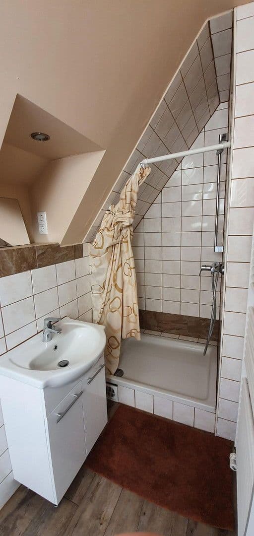 Prodej domu 220 m², pozemek 821 m², Reutlingen, Bádensko-Württembersko Prodej domu 220 m², pozemek 821 m², Reutlingen, Bádensko-Württembersko