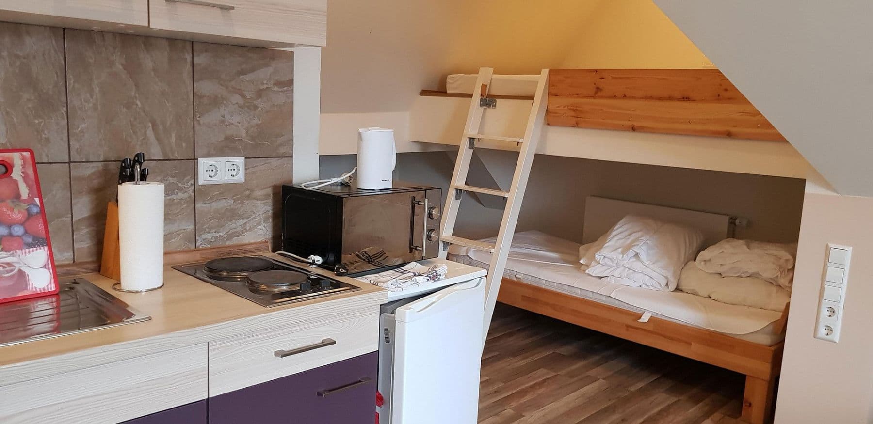 Prodej domu 220 m², pozemek 821 m², Reutlingen, Bádensko-Württembersko Prodej domu 220 m², pozemek 821 m², Reutlingen, Bádensko-Württembersko