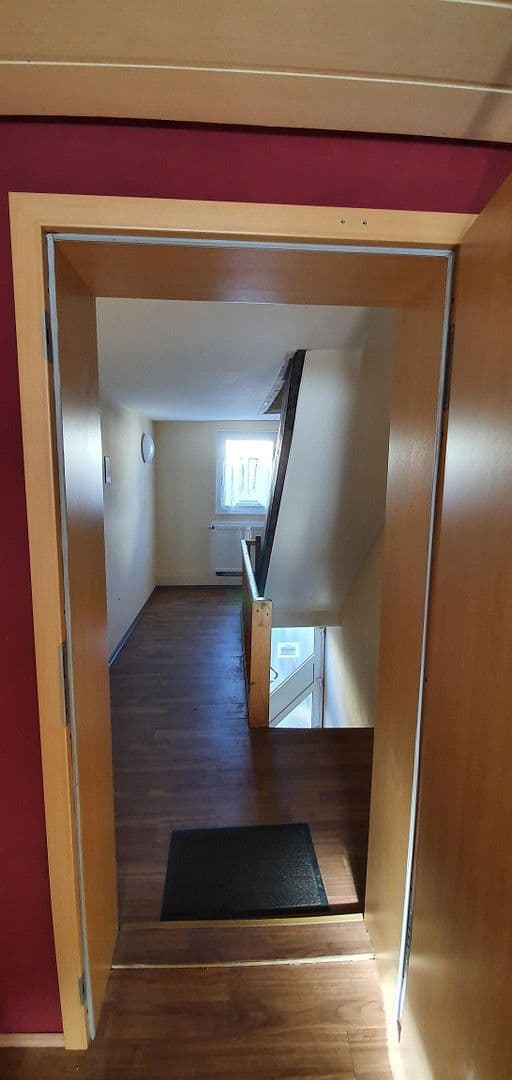 Prodej domu 220 m², pozemek 821 m², Reutlingen, Bádensko-Württembersko Prodej domu 220 m², pozemek 821 m², Reutlingen, Bádensko-Württembersko