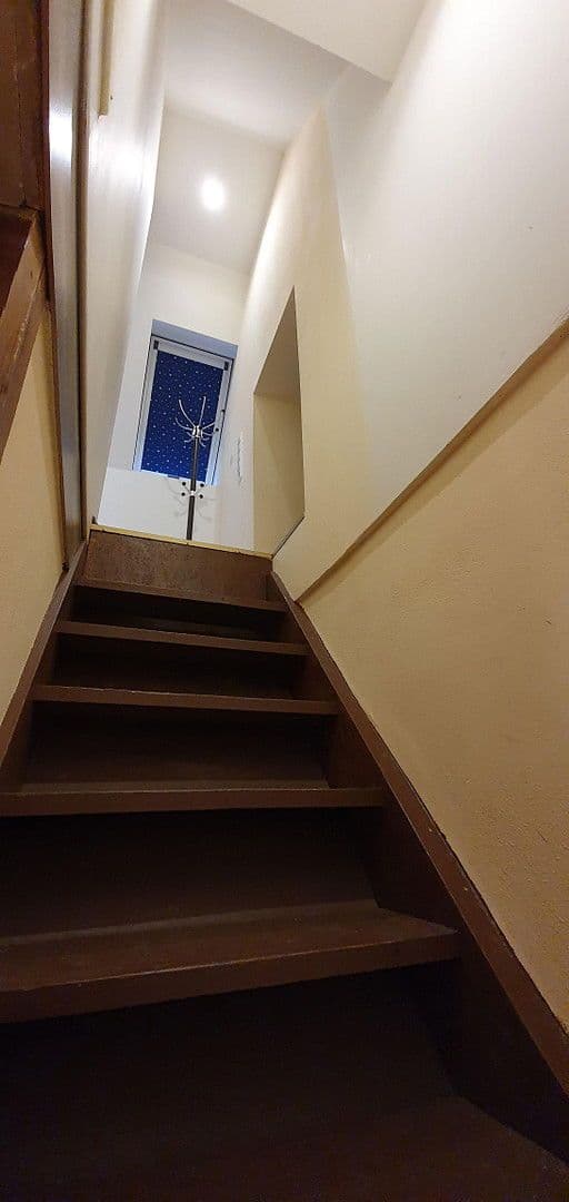 Prodej domu 220 m², pozemek 821 m², Reutlingen, Bádensko-Württembersko Prodej domu 220 m², pozemek 821 m², Reutlingen, Bádensko-Württembersko