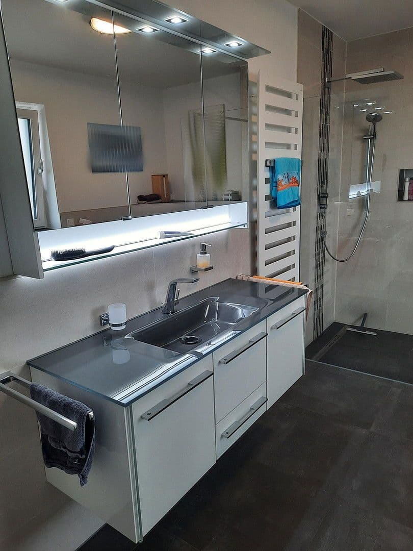 Prodej domu 130 m², pozemek 301 m², Lahnstein, Porýní-Falc Prodej domu 130 m², pozemek 301 m², Lahnstein, Porýní-Falc