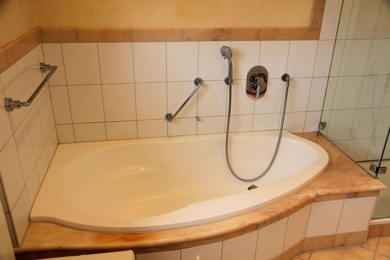 Prodej domu 151 m², pozemek 378 m², Bad Nauheim, Hessen Prodej domu 151 m², pozemek 378 m², Bad Nauheim, Hessen