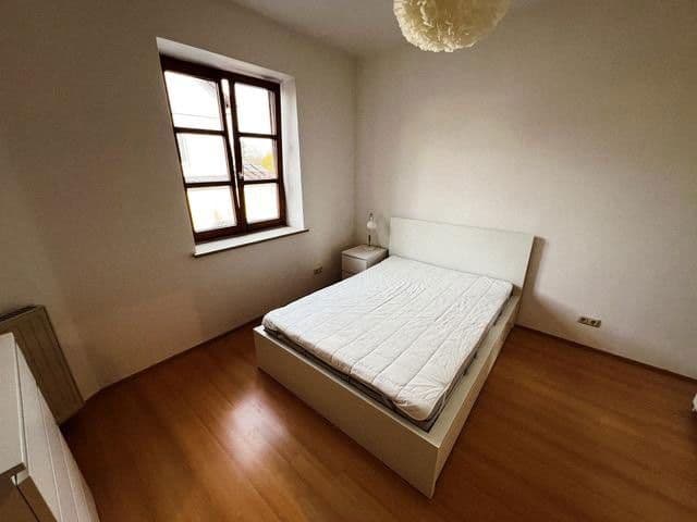 Pronájem bytu 3+1 80 m², Freisinger Straße 13, Haag a. d. Amper, Bavorsko Pronájem bytu 3+1 80 m², Freisinger Straße 13, Haag a. d. Amper, Bavorsko